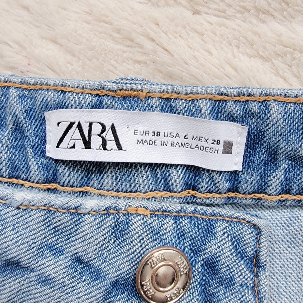 Zara High Rise Light Wash Wide Leg Jeans - Picture 5 of 5